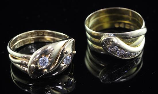 Two late 19th/early 20th century 18ct gold serpent rings, both size Q.